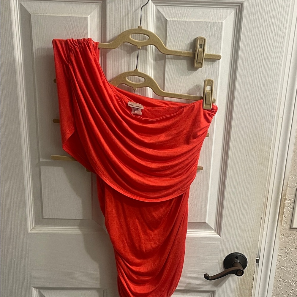Elegant Red One-Shoulder Dress